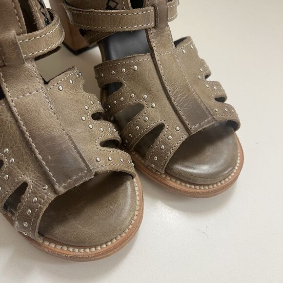 Freebird by Steven Conner Peep Toe Block Heel Sandal Leather Stone Taupe Size 10 - Picture 6 of 9